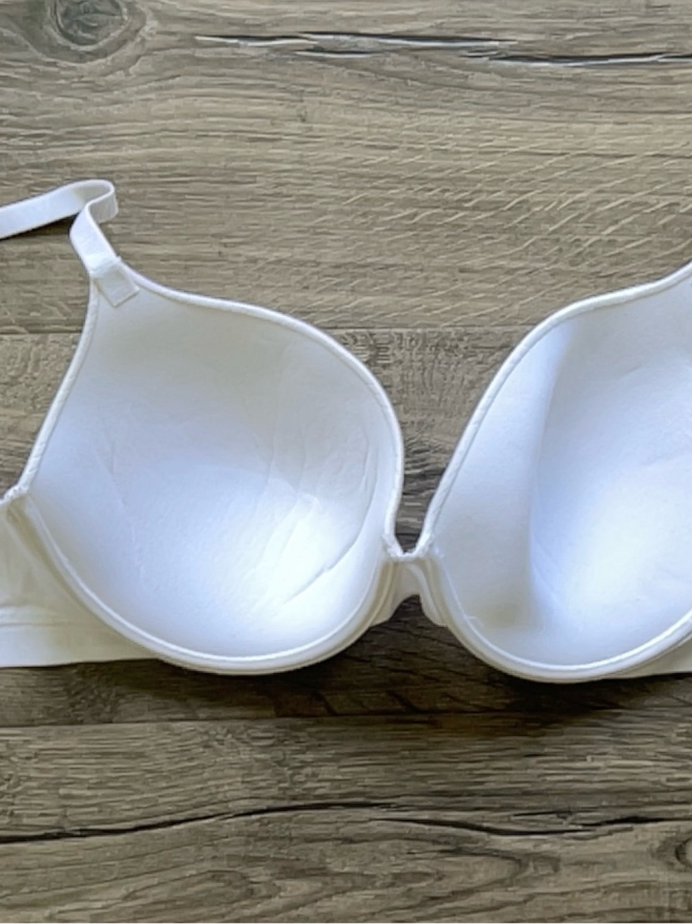 Victoria's Secret Smooth White Push Up T-Shirt Bra - Picture 4 of 5